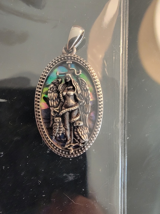 Jewelry - Oval Abalone Inlay Lilith Pendant Silver-Tone